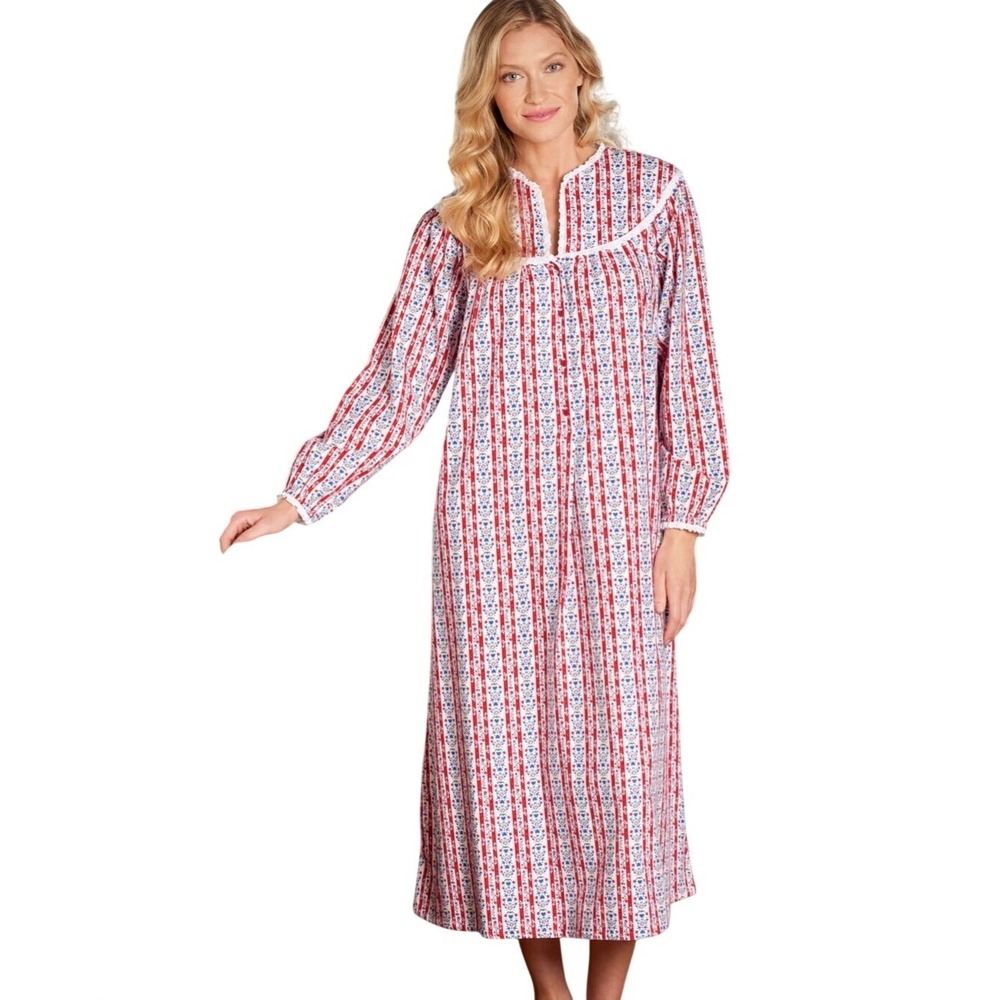 Lanz of Salzburg flannel nightgown Size Small pj vintage 1980s red white floral
